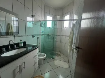 imagem 3 - Sobrado para venda no Bairro Santa Mônica imagem 3 - Sobrado para venda no Bairro Santa Mônica