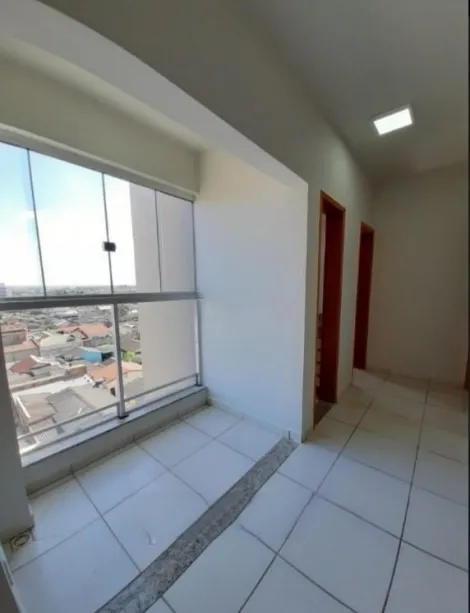 Alugar Apartamento / Padrão em Uberlândia. apenas R$ 235.000,00