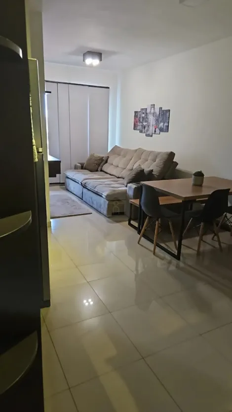 Alugar Apartamento / Padrão em Uberlândia. apenas R$ 380.000,00