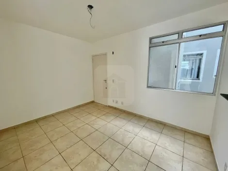 Alugar Apartamento / Padrão em Uberlândia. apenas R$ 130.000,00