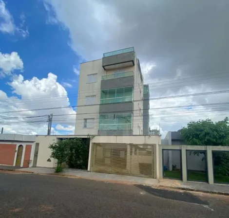 Alugar Apartamento / Cobertura em Uberlândia. apenas R$ 900.000,00