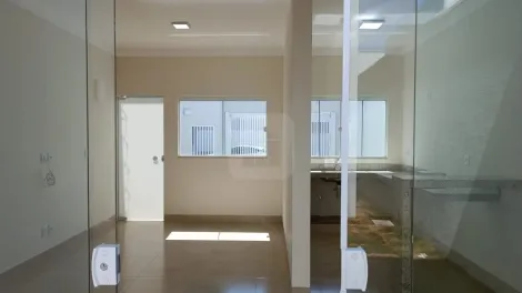 Excelentes casas disponíveis para venda no bairro Granada.