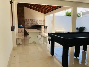 Alugar Casa / Padrão em Uberlândia. apenas R$ 550.000,00