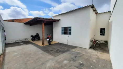 Alugar Casa / Padrão em Uberlândia. apenas R$ 325.000,00