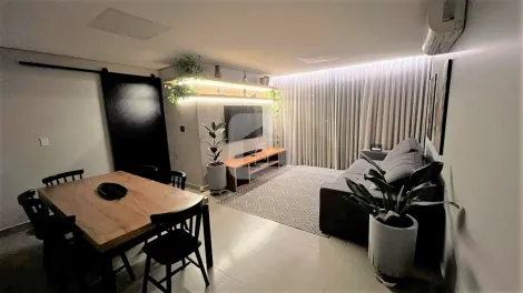 Alugar Apartamento / Padrão em Uberlândia. apenas R$ 550.000,00