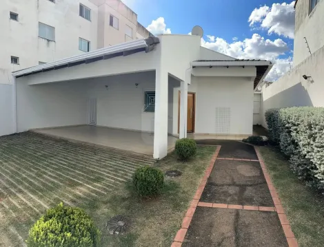Casa para venda no bairro Carajás.