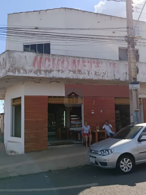 Casa comercial estilo sobrado para venda no bairro Laranjeiras.