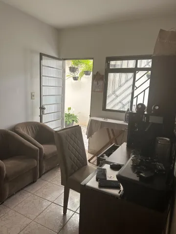Casa para venda no bairro Amorim em Araguari/MG