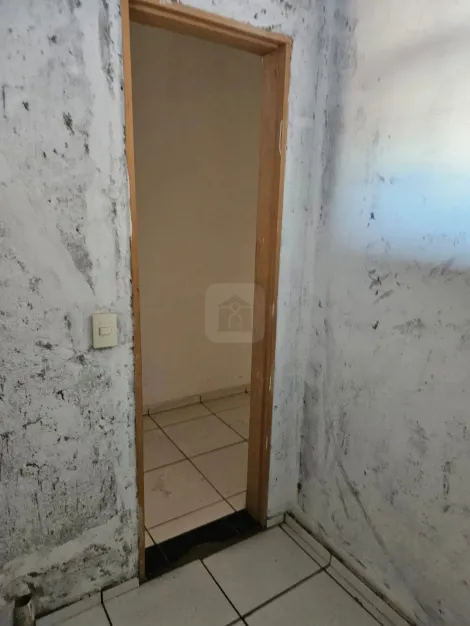imagem 4 - Barracão Comercial E Apartamento E Residencial Para Locação e Venda Bairro Martins imagem 4 - Barracão Comercial E Apartamento E Residencial Para Locação e Venda Bairro Martins