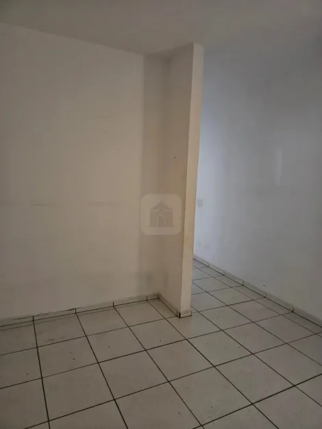 imagem 5 - Barracão Comercial E Apartamento E Residencial Para Locação e Venda Bairro Martins imagem 5 - Barracão Comercial E Apartamento E Residencial Para Locação e Venda Bairro Martins