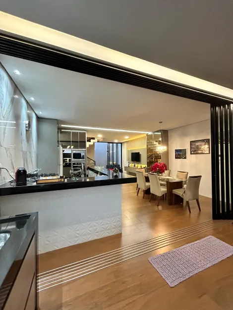 imagem 4 - Sobrado para venda no bairro Novo Mundo imagem 4 - Sobrado para venda no bairro Novo Mundo