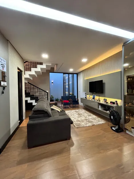 imagem 2 - Sobrado para venda no bairro Novo Mundo imagem 2 - Sobrado para venda no bairro Novo Mundo