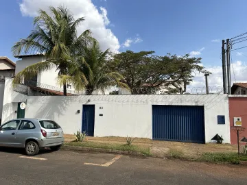 imagem 1 - Casa estilo sobrado para locação no bairro Jardim Karaiba imagem 1 - Casa estilo sobrado para locação no bairro Jardim Karaiba
