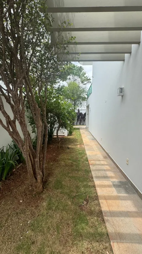 imagem 2 - Casa Estilo Sobrado Para locação e venda no Condomínio Jardins Roma Em Uberlândia imagem 2 - Casa Estilo Sobrado Para locação e venda no Condomínio Jardins Roma Em Uberlândia