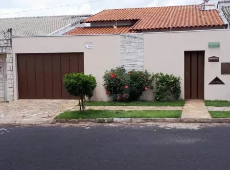 Casa para locação no bairro Cidade Jardim.