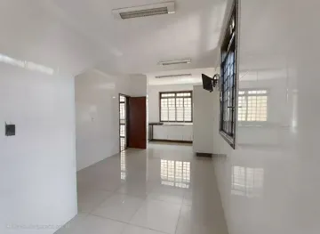 imagem 2 - Casa estilo sobrado para locação no bairro Jardim Karaíba imagem 2 - Casa estilo sobrado para locação no bairro Jardim Karaíba