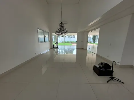 imagem 2 - Casa em condomínio fechado para locação no bairro Jardim Karaiba imagem 2 - Casa em condomínio fechado para locação no bairro Jardim Karaiba