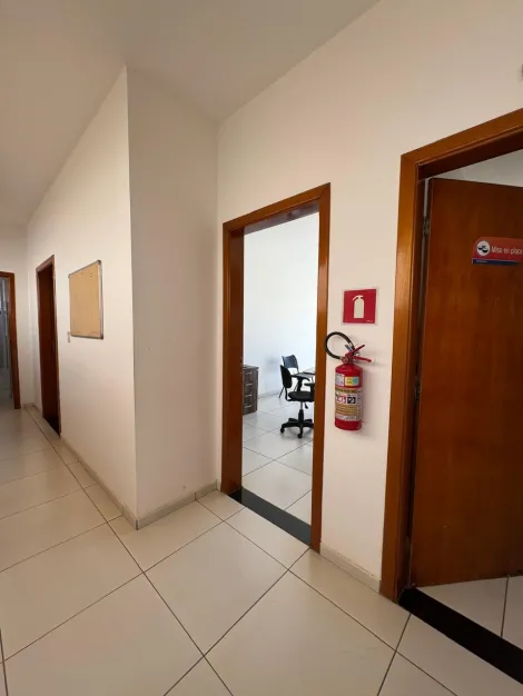 imagem 2 - Casa Comercial Para Venda No Centro de Uberlândia imagem 2 - Casa Comercial Para Venda No Centro de Uberlândia