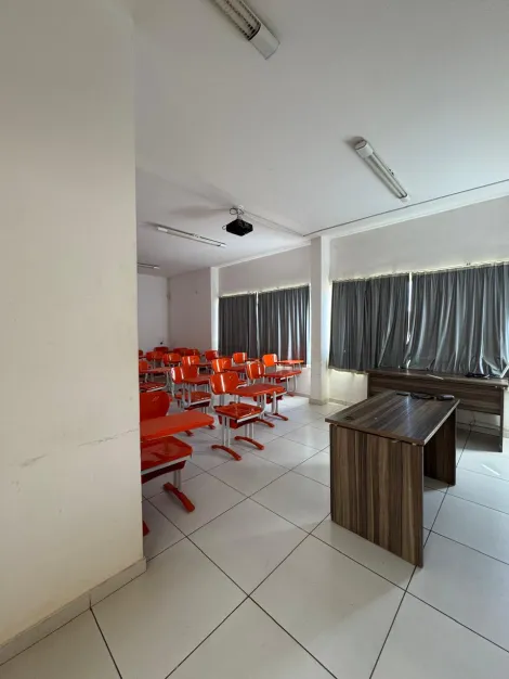 imagem 4 - Casa Comercial Para Venda No Centro de Uberlândia imagem 4 - Casa Comercial Para Venda No Centro de Uberlândia