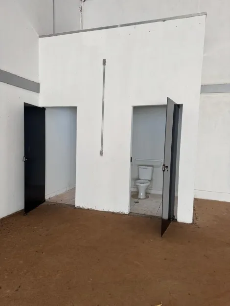 imagem 3 - Galpão comercial para locação no bairro Shopping Park imagem 3 - Galpão comercial para locação no bairro Shopping Park