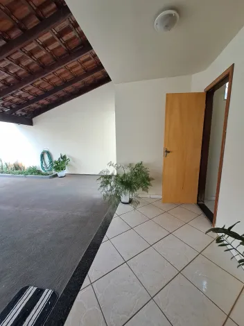 imagem 2 - Sobrado Para Venda No Bairro Tubalina imagem 2 - Sobrado Para Venda No Bairro Tubalina