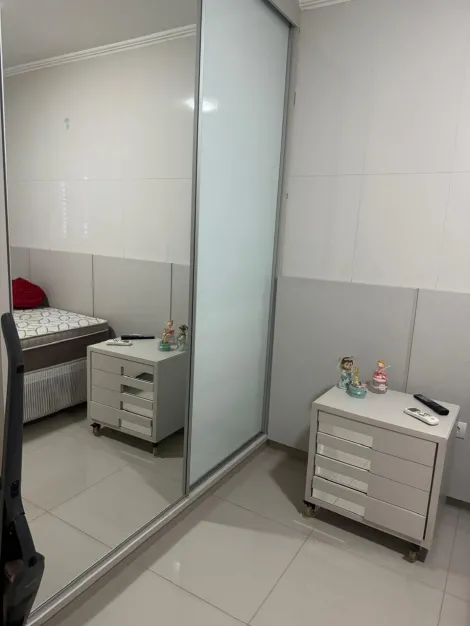 imagem 4 - Casa Estilo Sobrado Para Venda No Bairro Santa Mônica imagem 4 - Casa Estilo Sobrado Para Venda No Bairro Santa Mônica