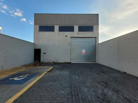 imagem 1 - Galpão para locação no bairro Shopping Park imagem 1 - Galpão para locação no bairro Shopping Park