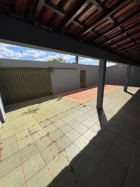 imagem 2 - Casa para venda no bairro Santa Mônica imagem 2 - Casa para venda no bairro Santa Mônica