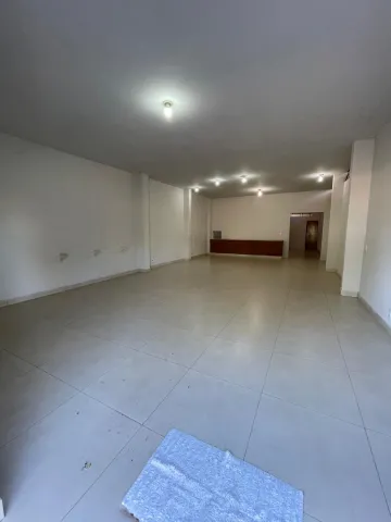 imagem 4 - COMODO COMERCIAL EM FRENTE PRAÇA NO CENTRO imagem 4 - COMODO COMERCIAL EM FRENTE PRAÇA NO CENTRO