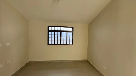 imagem 2 - Casa estilo sobrado para locação no bairro Jardim Karaiba imagem 2 - Casa estilo sobrado para locação no bairro Jardim Karaiba