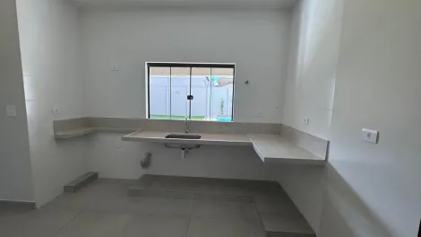 imagem 3 - Casa estilo sobrado para locação no bairro Jardim Karaiba imagem 3 - Casa estilo sobrado para locação no bairro Jardim Karaiba