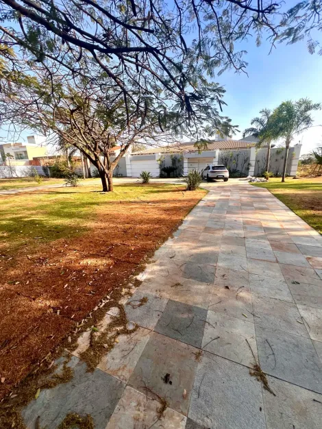 imagem 3 - Casa para locação no bairro Jardim Karaíba imagem 3 - Casa para locação no bairro Jardim Karaíba