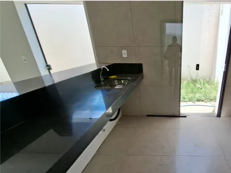 imagem 3 - Casa estilo sobrado para locação no bairro Novo Mundo imagem 3 - Casa estilo sobrado para locação no bairro Novo Mundo
