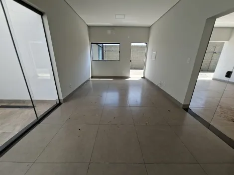imagem 3 - Casa estilo sobrado para locação no bairro Novo Mundo imagem 3 - Casa estilo sobrado para locação no bairro Novo Mundo