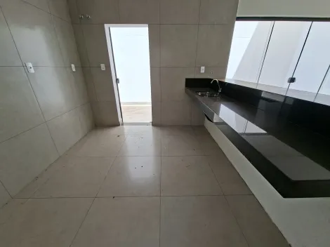 imagem 4 - Casa estilo sobrado para locação no bairro Novo Mundo imagem 4 - Casa estilo sobrado para locação no bairro Novo Mundo