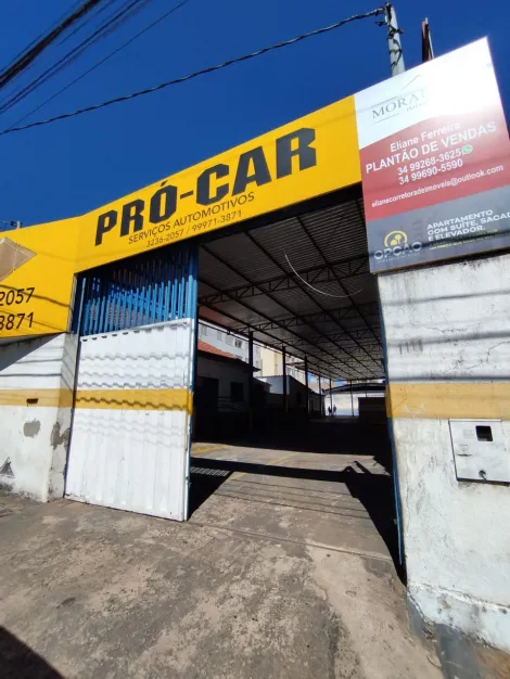 imagem 1 - Galpão Comercial disponível para locação Bairro Martins imagem 1 - Galpão Comercial disponível para locação Bairro Martins